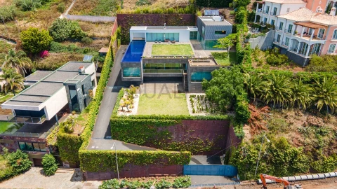 Moradia T4 para Venda em São Gonçalo