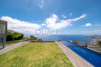 Moradia T4 para Venda em São Gonçalo