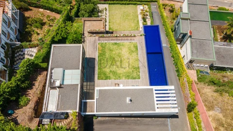 Moradia T4 para Venda em São Gonçalo