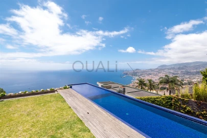 Moradia T4 para Venda em São Gonçalo