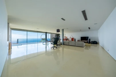 Moradia T4 para Venda em São Gonçalo