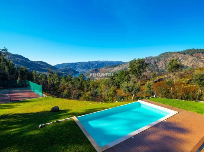 Moradia T4 para Venda em Louredo Foto 26