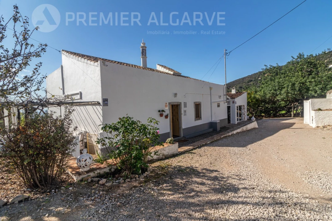 Moradia T6 para Venda em Santa Barbara de Nexe Foto 9
