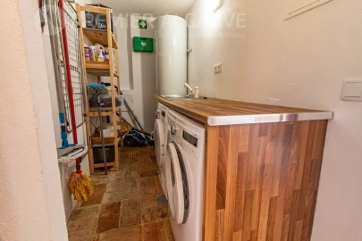Moradia T6 para Venda em Santa Barbara de Nexe