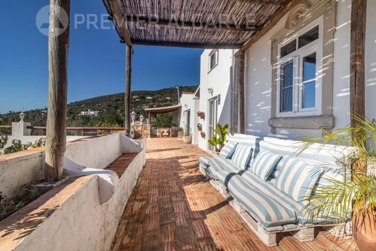 Moradia T6 para Venda em Santa Barbara de Nexe Foto 5