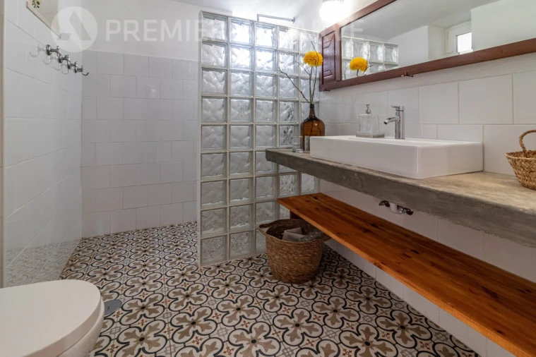 Moradia T6 para Venda em Santa Barbara de Nexe Foto 29