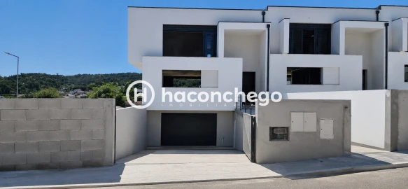 Moradia T3 para Venda em Silveiros e Rio Covo (Santa Eulália)