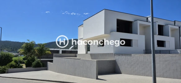 Moradia T3 para Venda em Silveiros e Rio Covo (Santa Eulália)