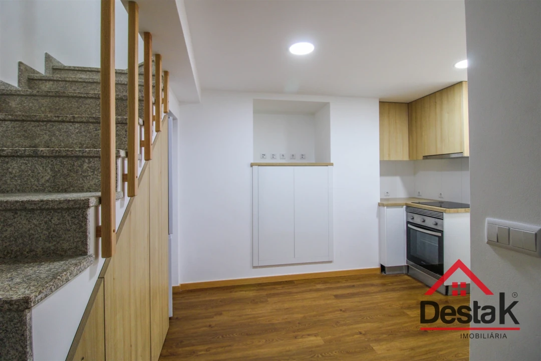 Prédio para Venda em São Pedro do Sul, Várzea e Baiões Foto 3