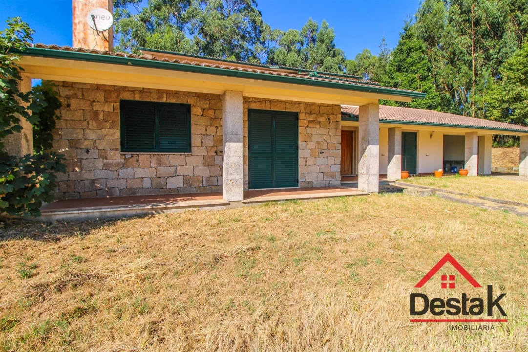 Moradia T4 para Venda em Vouzela e Paços de Vilharigues Foto 4