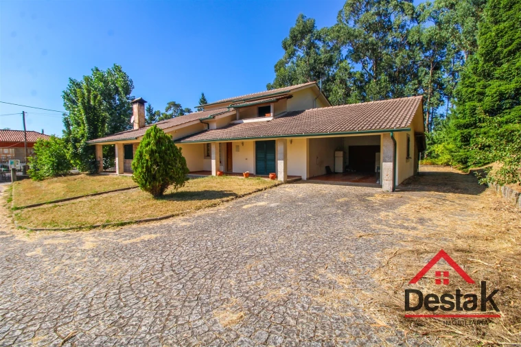 Moradia T4 para Venda em Vouzela e Paços de Vilharigues Foto 3