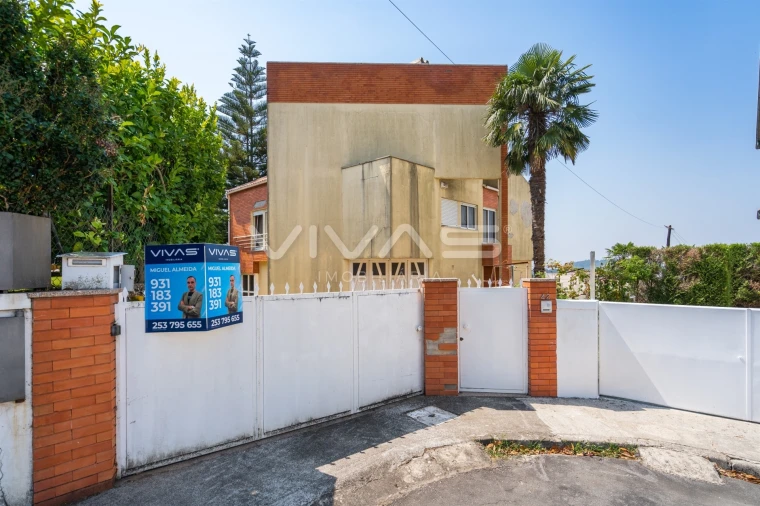 Moradia T4 para Venda em Nogueiró e Tenões Foto 49