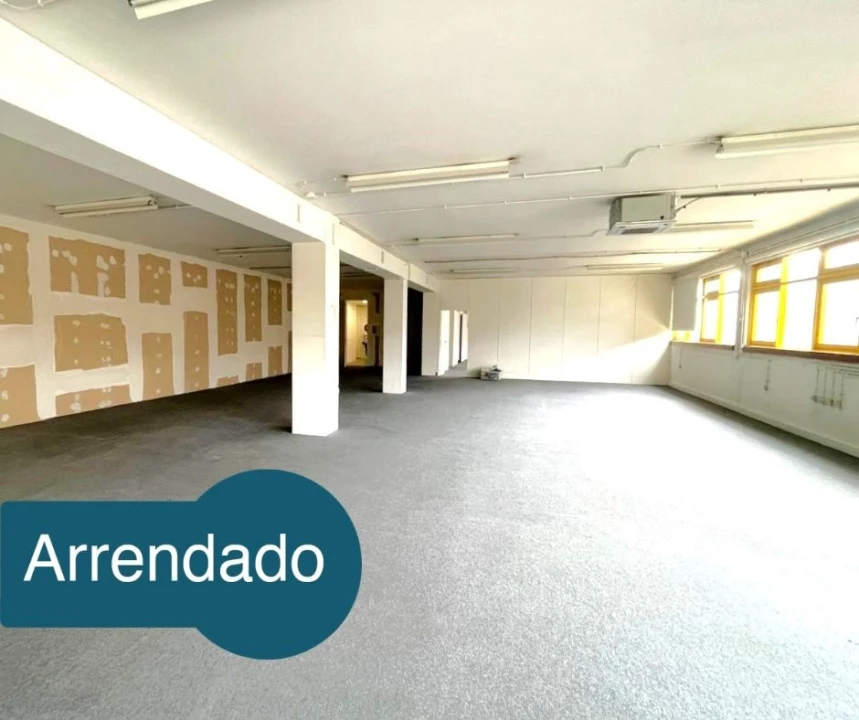 Escritório para Arrendamento em Ramalde Foto 1