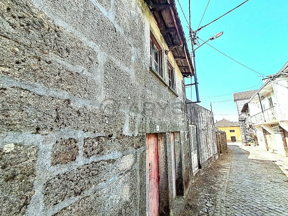 Moradia T5 para Venda em Beça Foto 2