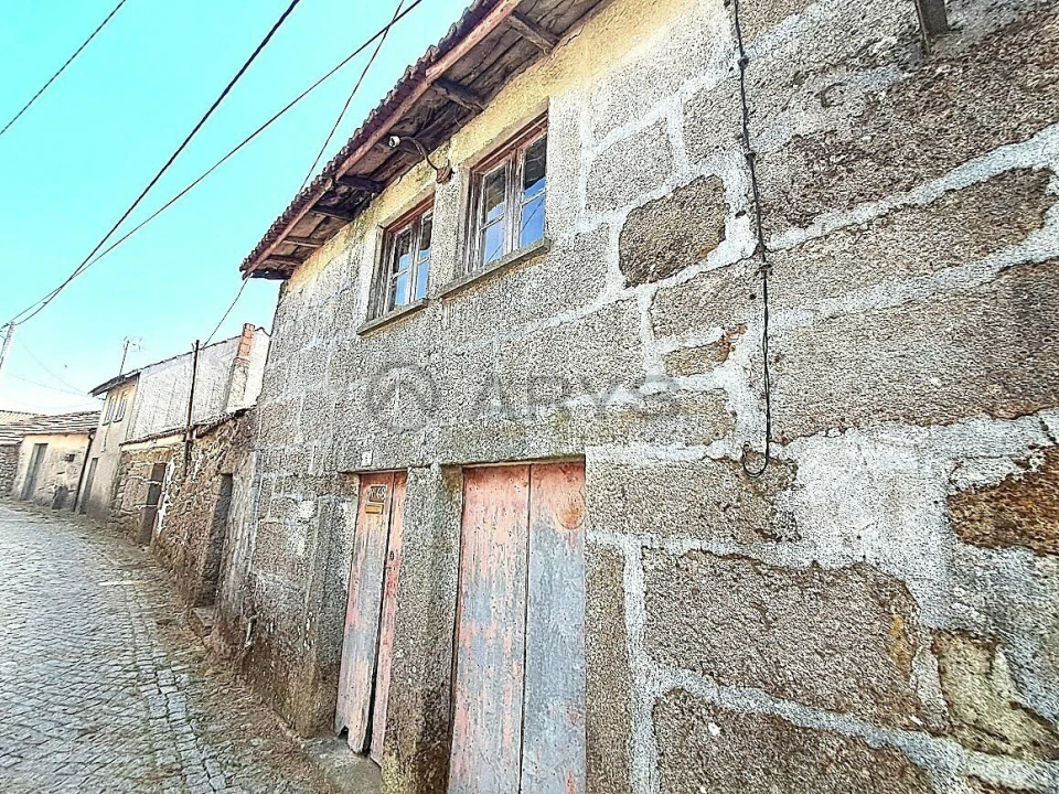 Moradia T5 para Venda em Beça Foto 3