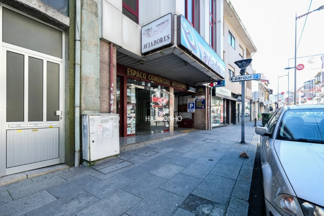Loja para Venda em Mafamude e Vilar do Paraíso Foto 2