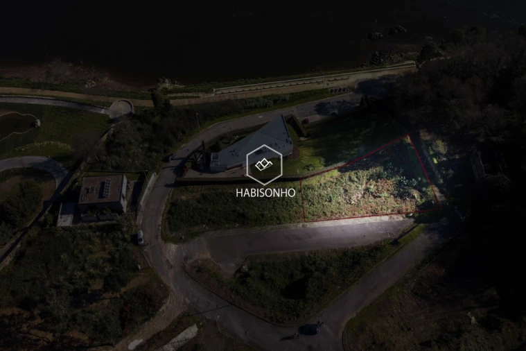 Terreno para Venda em Oliveira do Douro Foto 4