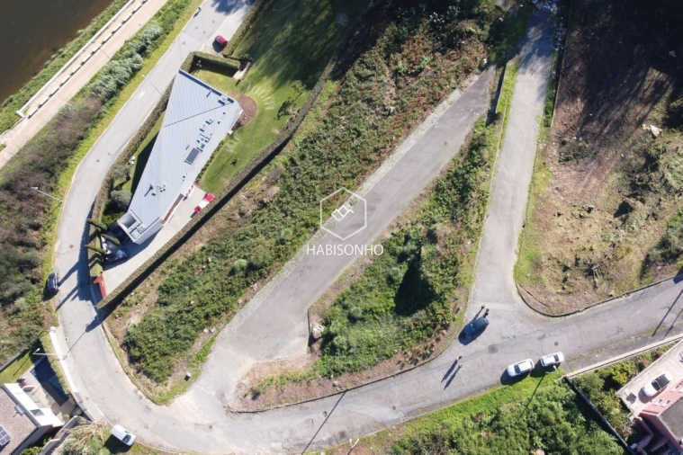 Terreno para Venda em Oliveira do Douro Foto 10