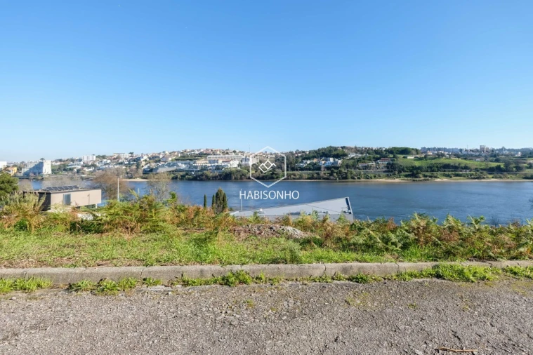 Terreno para Venda em Oliveira do Douro Foto 14