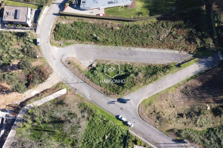 Terreno para Venda em Oliveira do Douro Foto 11