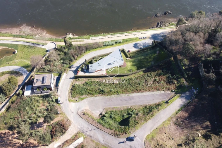 Terreno para Venda em Oliveira do Douro Foto 13