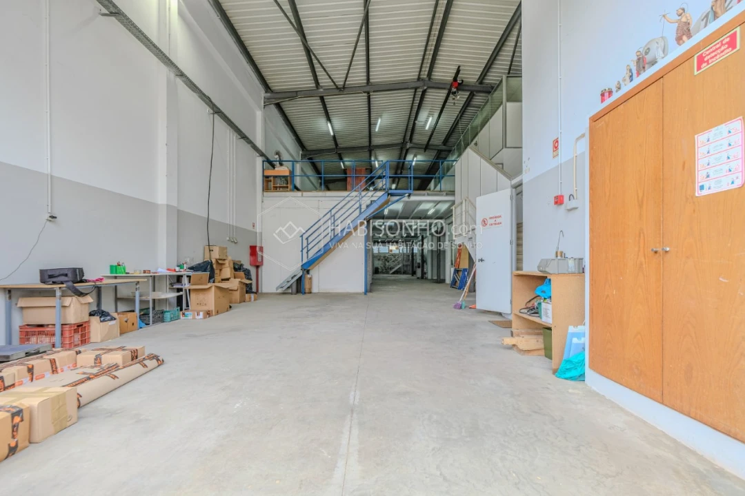 Armazém para Venda em Ermesinde Foto 7