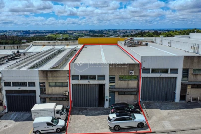 Armazém para Venda em Ermesinde