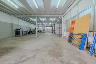 Armazém para Venda em Ermesinde