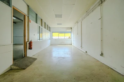 Armazém para Venda em Ermesinde