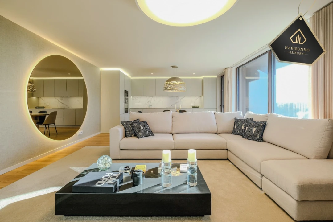 Apartamento T4 para Venda em Santa Marinha e São Pedro da Afurada Foto 1