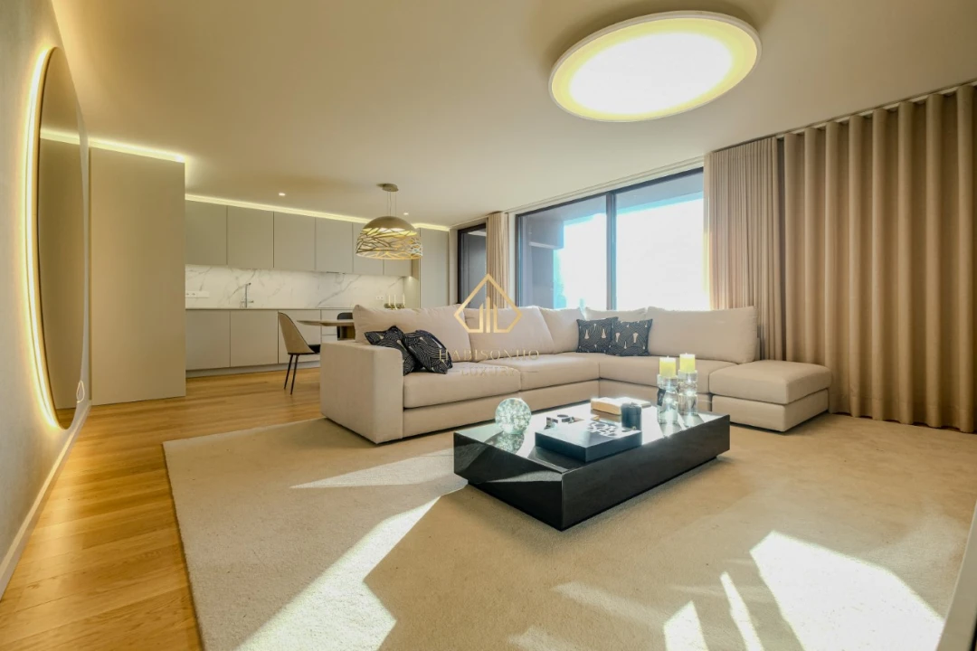Apartamento T4 para Venda em Santa Marinha e São Pedro da Afurada Foto 2