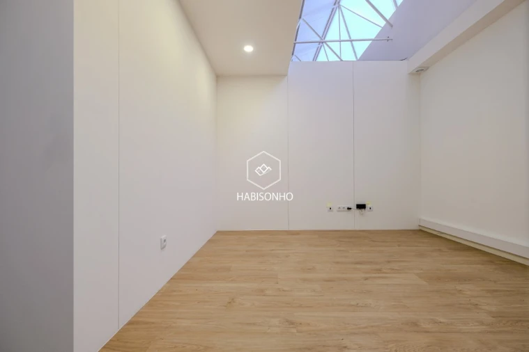 Prédio para Arrendamento em Gondomar (São Cosme), Valbom e Jovim Foto 19