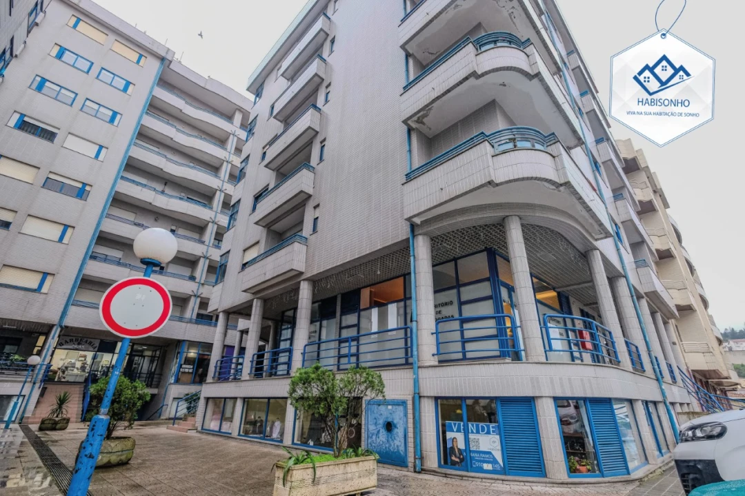 Loja para Venda em Fânzeres e São Pedro da Cova Foto 1