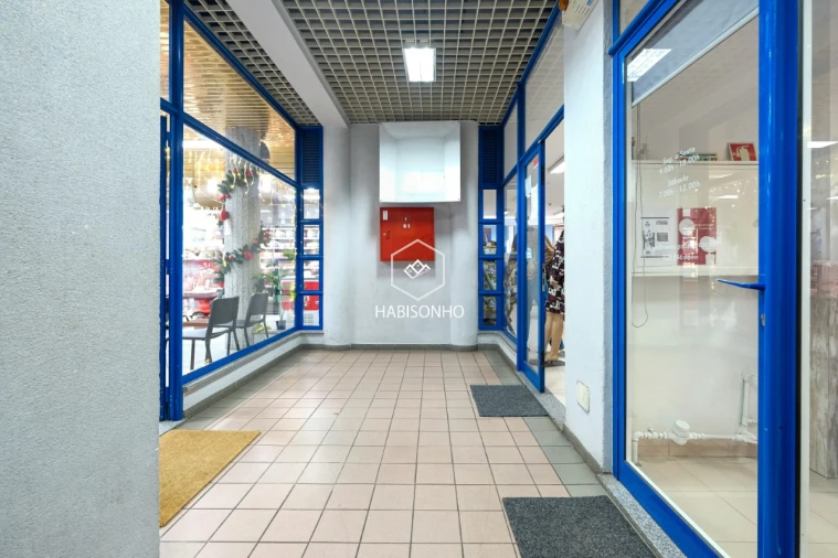 Loja para Venda em Fânzeres e São Pedro da Cova Foto 6