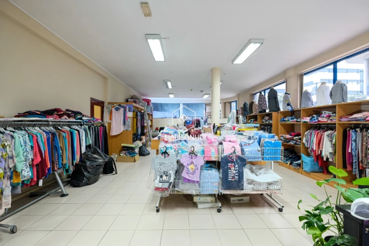 Loja para Venda em Fânzeres e São Pedro da Cova Foto 7