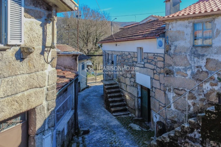 Moradia T1 para Venda em Montalegre e Padroso Foto 3