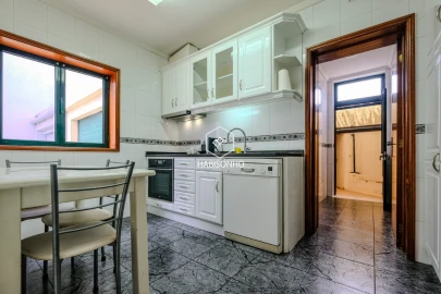 Moradia T4 para Venda em Madalena