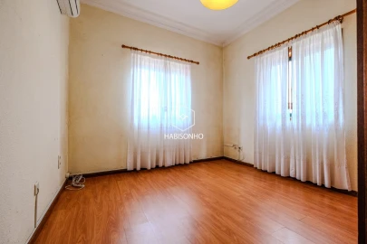 Moradia T4 para Venda em Madalena