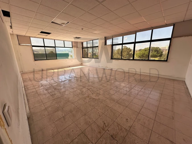 Armazém para Venda em Loures Foto 10