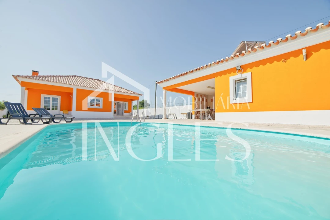 Moradia T4 para Venda em Almoster Foto 1