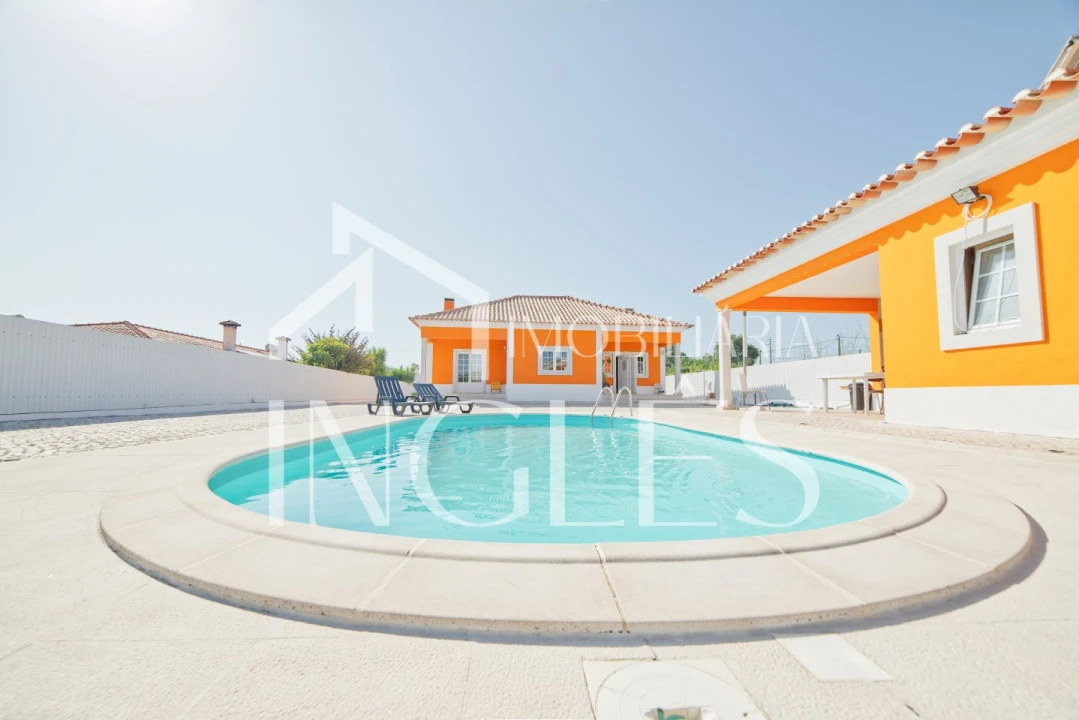 Moradia T4 para Venda em Almoster Foto 3