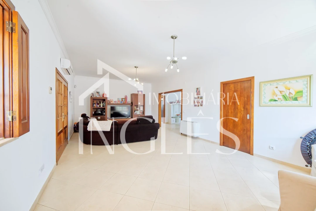 Moradia T4 para Venda em Almoster Foto 31