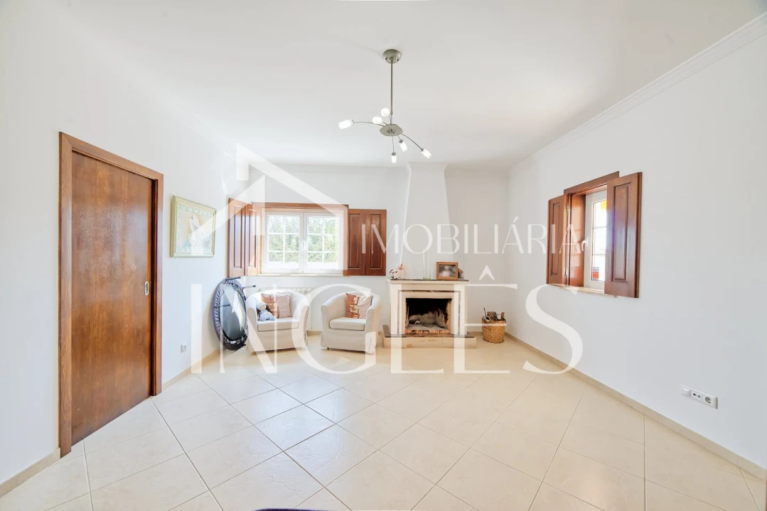 Moradia T4 para Venda em Almoster Foto 34