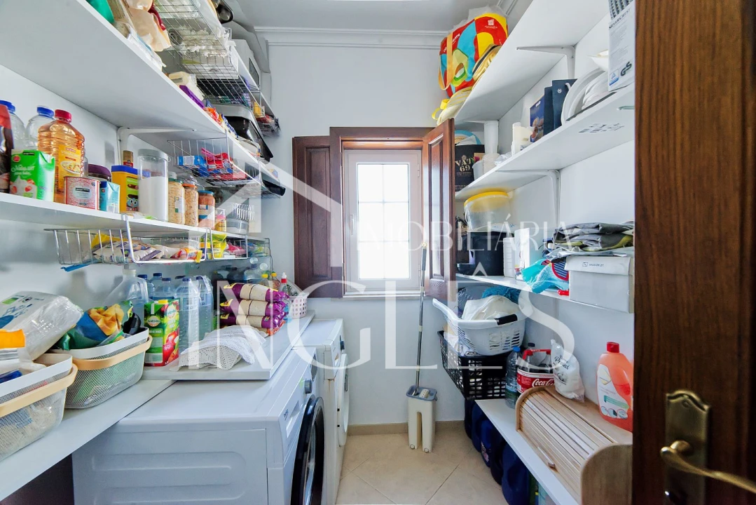 Moradia T4 para Venda em Almoster Foto 38