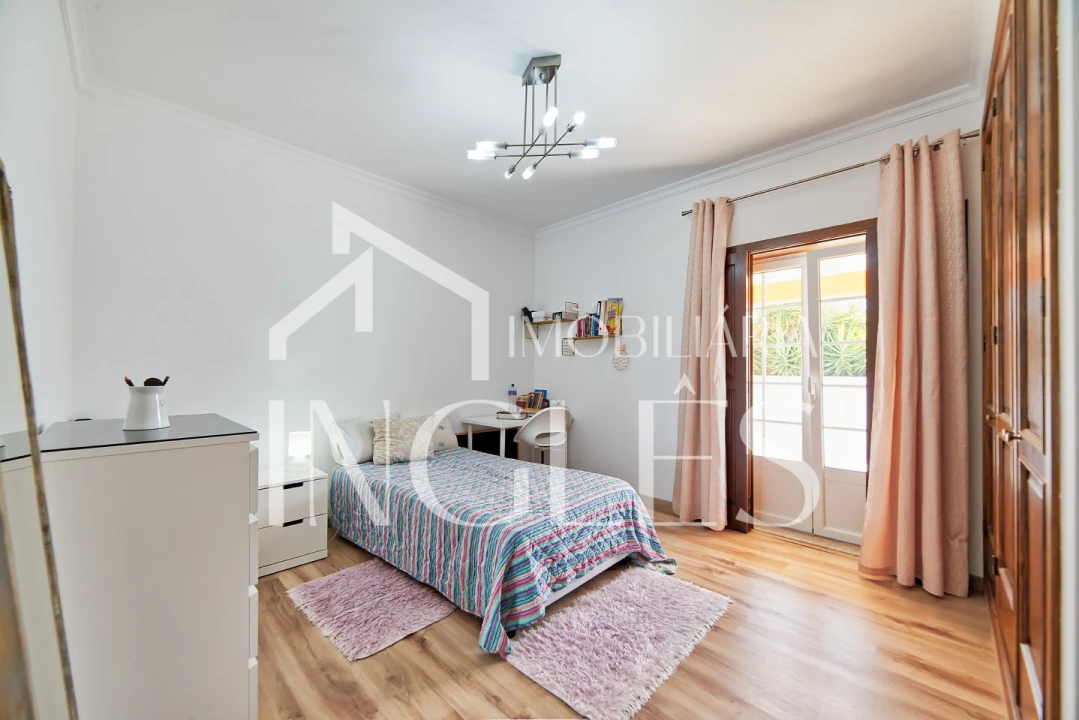 Moradia T4 para Venda em Almoster Foto 43