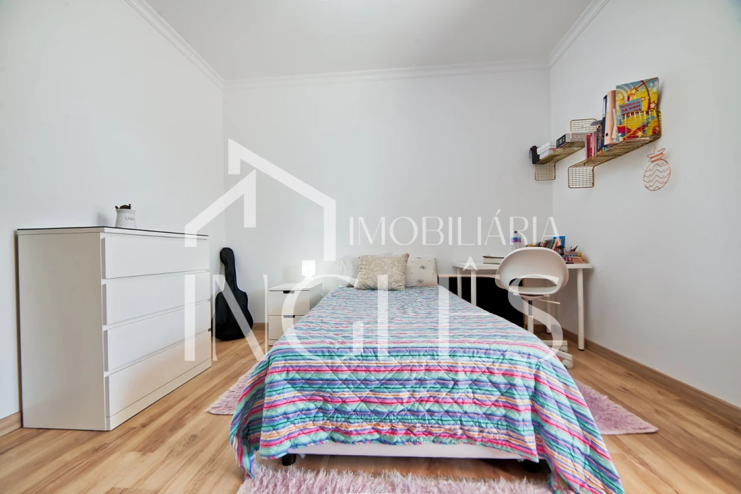 Moradia T4 para Venda em Almoster Foto 44