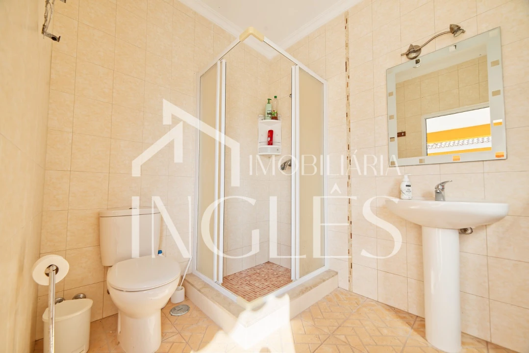 Moradia T4 para Venda em Almoster Foto 70