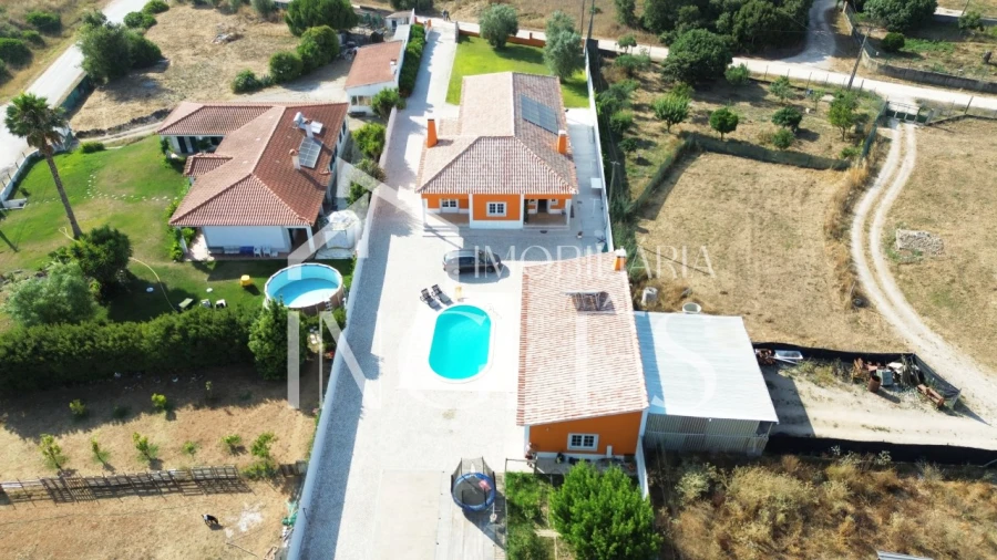 Moradia T4 para Venda em Almoster Foto 7