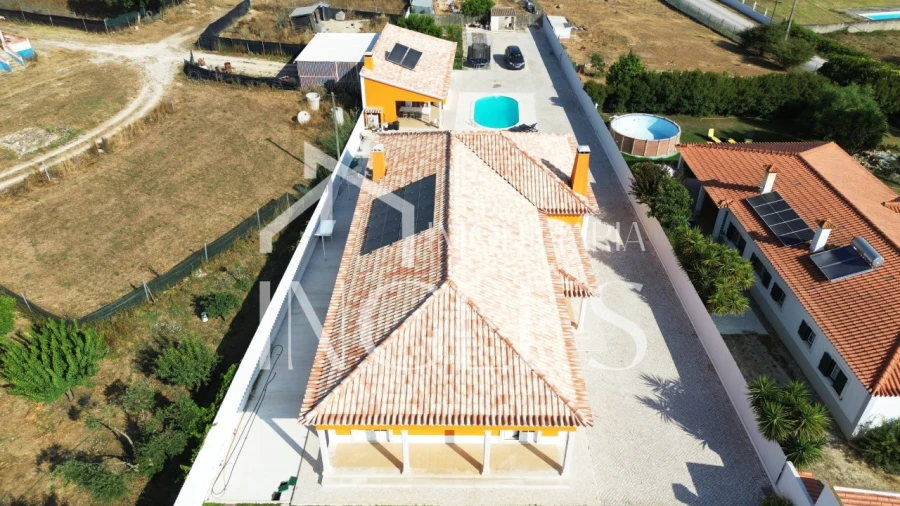 Moradia T4 para Venda em Almoster Foto 8