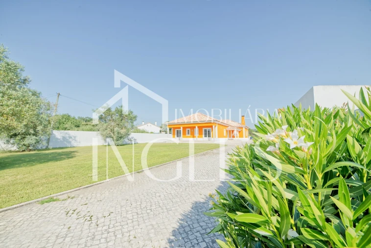 Moradia T4 para Venda em Almoster Foto 10